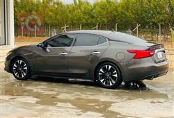 Nissan Maxima